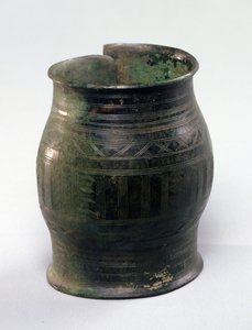 Vaatvormige armband, Hallstattcultuur, uit Jura