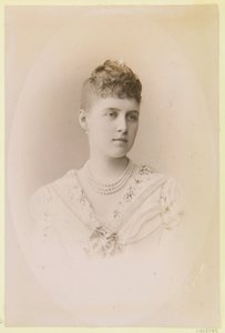 Portret van grootvorstin Alexandra Georgievna van Rusland (1870-1891), door Bergamasco, Charles (Karl) (1830-1896)