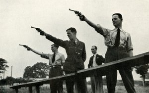 Revolvertraining op de Elementary Flying Training School, 1941