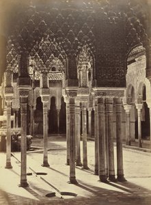 Hof van de Leeuwen in het Alhambra (Patio de los Leones in het Alhambra) door Charles Clifford