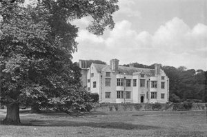 Glynde door Charles Latham