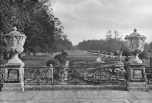 Op het zuidelijke terras door Charles Latham
