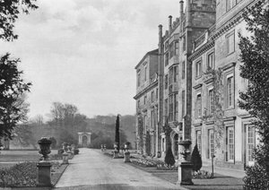 De Oostgevel door Charles Latham