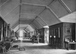 De Lange Galerij door Charles Latham