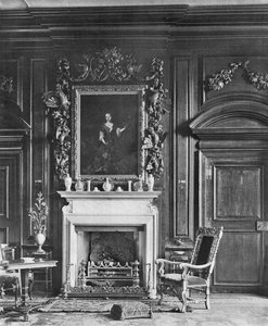 Het Westelijke Eind van de Eetkamer door Charles Latham