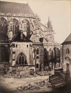 Oostzijde van de kathedraal van Troyes tijdens restauratie, Frankrijk door Charles Marville