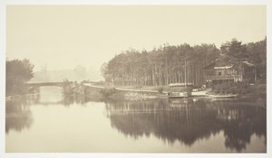 Zonder titel, ca. 1850. [Brug en chalet in het Bois de Boulogne, een park in Parijs] door Charles Marville
