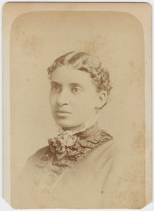 Carte de visite van Lottie Grimke door Charles Milton Bell