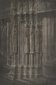 Planche XIII Cathédrale de Chartres, Standbeelden Kolommen van de Centrale Deur van het Portaal, 1855 door Charles Nègre