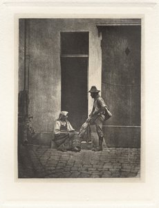 Planche IV – Pifferaro Staand en Italiaanse Boerin Zittend, in de Hof van 21 Quai Bourbon door Charles Nègre, André Jammes