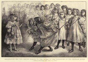 Viering van Meidag, eerbetoon aan de Koningin na de Meipaaldans