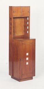 Nachtkastje ingelegd met parelmoer, 1917