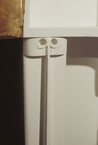 Witte kast ontworpen voor mevrouw Rowat, 1902 door Charles Rennie Mackintosh