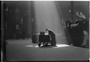 Liverpool Street Station, Liverpool Street, City of London, Greater London Authority, ca. 1932 door Charles William Prickett
