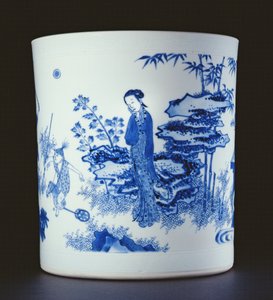 Blauw-witte penseelpot beschilderd met een dame en jongens die op stokpaardjes spelen in een tuin, Chongzheng, 1630-44 (porselein)