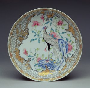 Schaal beschilderd met een langstaartige vogel, rotsen en bloemen, Yongzheng Periode, 1725-35