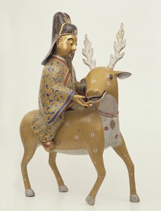Beeld van een onsterfelijke die op een hert rijdt (cloisonne-email) door Chinese School