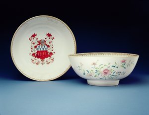 Paar kommen versierd in Famille Rose met de wapens van Joynes, Yongzheng periode (1723-35)