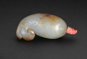 Snuffelfles in de vorm van een vis met gekrulde klaverbladstaart