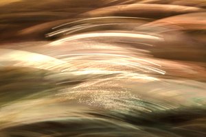 Stromend goudkleurig licht door Christina Sillen