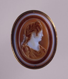 Portret van Agrippina de Jongere Agrippina Minor, Vrouw van de Keizer Claudius. Camee, Midden van 1e eeuw