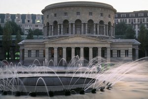 La Villette-rotunda gebouwd in 1789 door Claude Nicolas Ledoux.