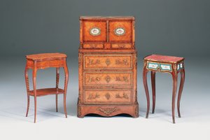 Victoriaanse bijzettafel (links)
