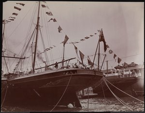 S.S. "Umbria" aan de kade, ca. 1897 (zwart-wit foto) door Company Byron