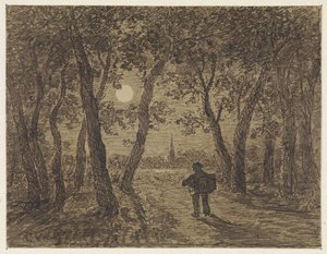 Man wandelend uit een bos bij maanlicht