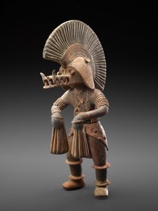 Danser met krokodillenhelm, 300 v.Chr.-300 n.Chr. door Culture Colima