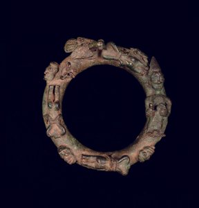 Ring die rituele offerande afbeeldt door Yoruba Culture