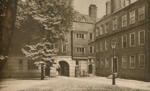 Kasseien van de Stille Andere Hof in Staple Inn bij Holborn, c1935 door Cyril Ellis