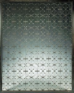 Een Liftrooster, ca. 1893 door Dankmar Adler