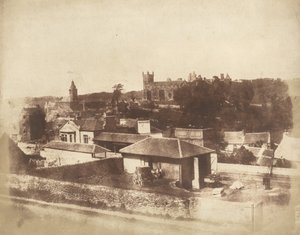 Linlithgow, vanaf het station, met het stadhuis, St. Michael