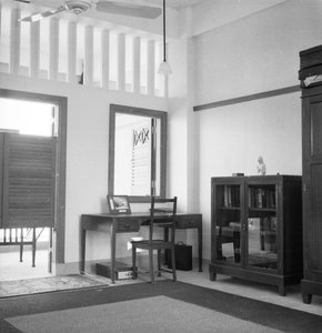 Binnenkant van hut nr. 13 in het Royal Air Force Station in Seletar, Singapore