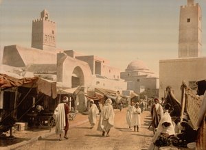 Een moskee in de hoofdstraat, Kairwan, Tunesië, ca. 1899 door Detroit Photographic Co.