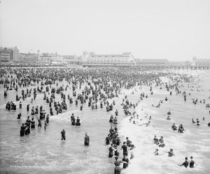 Het Strand, Atlantic City, ca. 1904 (zwart-wit foto) door Detroit Publishing Co.