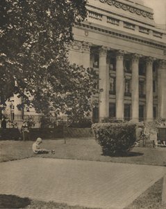 Kinderen spelen waar eens het schavot bloedde, ca. 1935