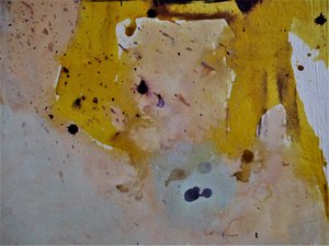 Abstracte vervaagde afbeelding in goudoker door Doris Schmitz