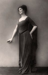 Miriam Clements, Britse acteur en performer, 1910 door Dover Street Photo Studio