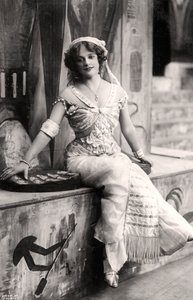 Madge Vincent, zangeres en actrice, jaren 1900