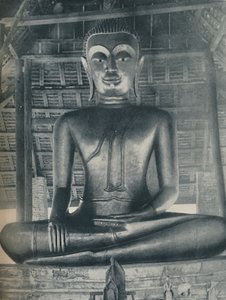 Glorie van het centrale heiligdom in de Wat Suthat, Bangkok, ca. 1935 door ENA