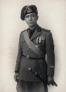 Album "MVSN- Zwarthemden": Senior Major Medische Militie door E. Ruggiani