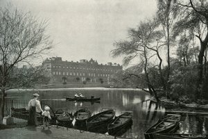 Buckingham Palace, ca. 1897 door E. and S. Woodbury