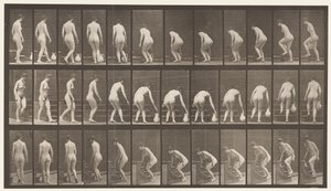 Plaat 108. Draaien om trap op te lopen, bukken, een kruik heffen, 1872-1885 door Eadweard Muybridge
