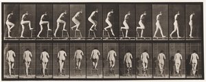 Plaat 180. Op en Over een Stoel Stappen door Eadweard Muybridge