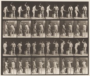 Smeden, twee modellen, hameren op aambeeld door Eadweard Muybridge