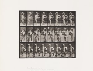 Kind, water over bloemen sprenkelen door Eadweard Muybridge