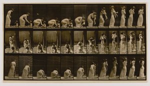 Vrouw die kind optilt en draagt, uit het boek Animal Locomotion door Eadweard Muybridge