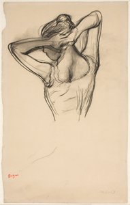 Danseres die haar haar doet; halffiguur in profiel naar links, half van achteren door Edgar Degas